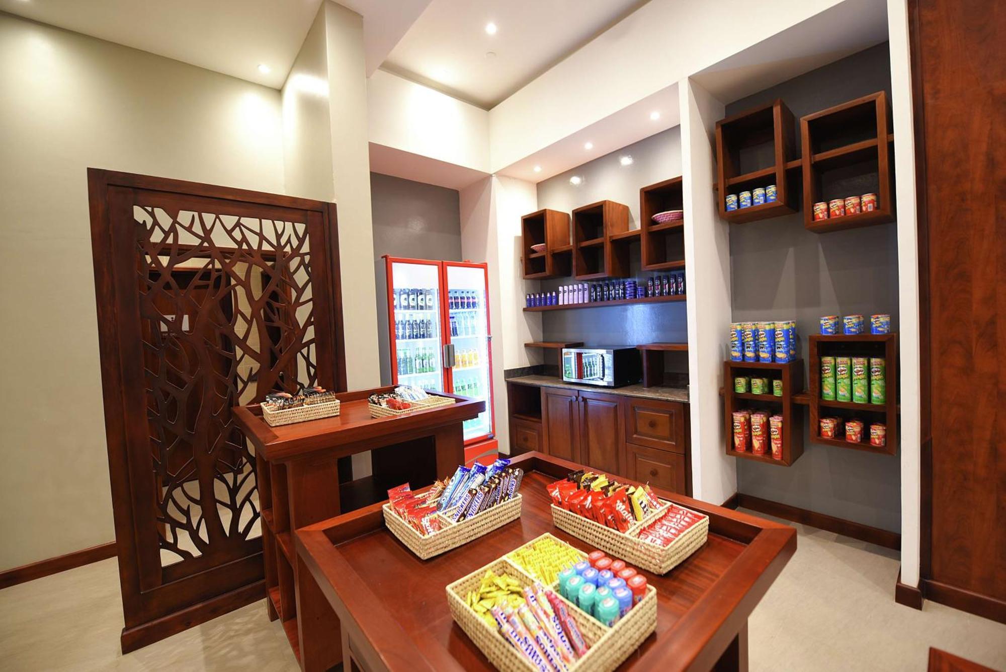 Hilton Garden Inn Kampala Bagian luar foto