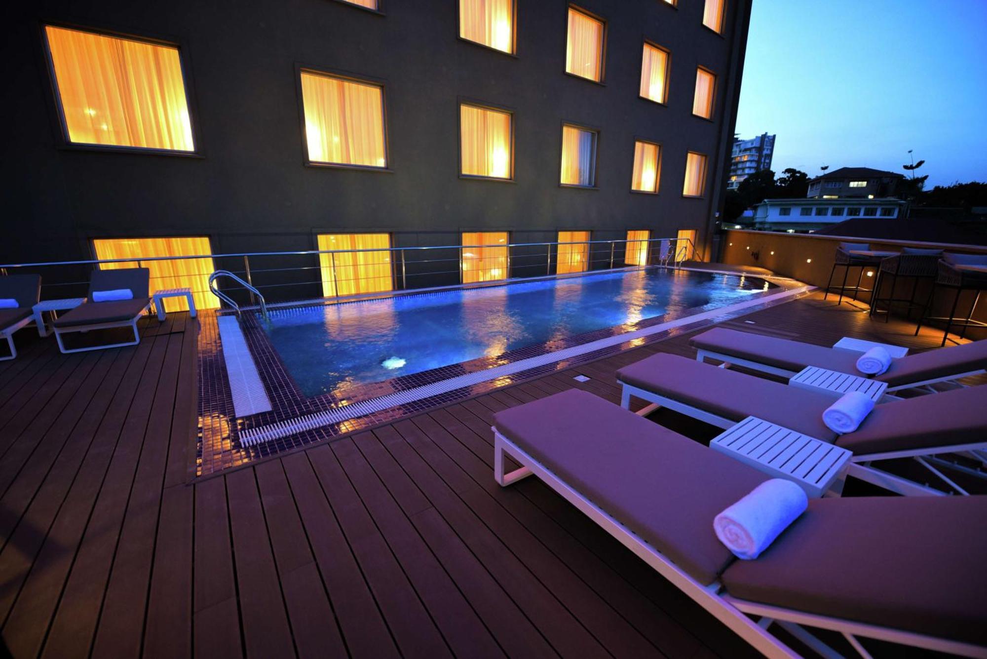 Hilton Garden Inn Kampala Bagian luar foto